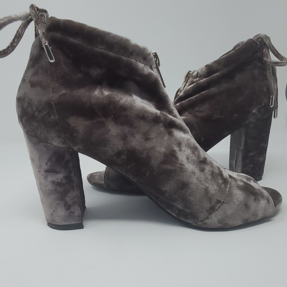 Crushed velvet open toed booties